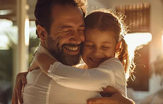 principios de experiencia, padre e hija abrazados